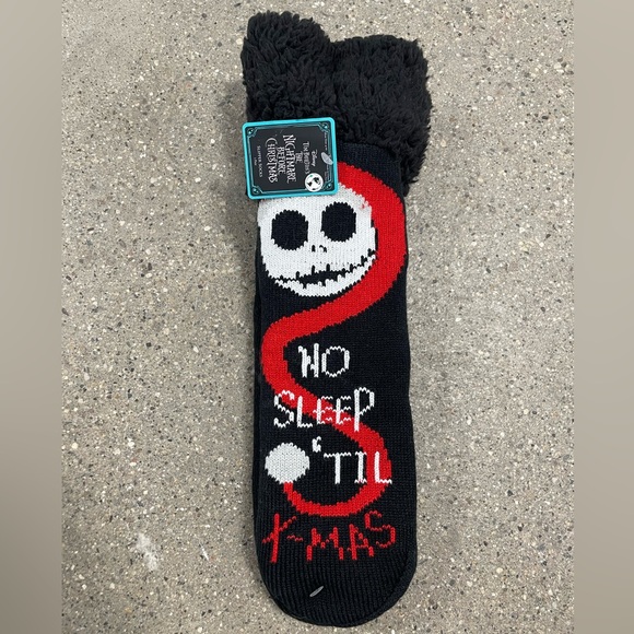 NWT Nightmare Before Christmas Holiday Women’s Slipper Socks, Size 4-10 - Picture 1 of 9